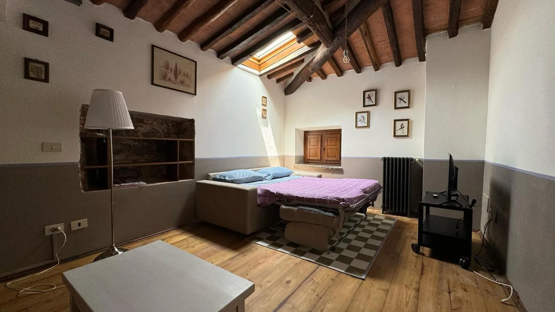 Lilla Home Francigena Camaiore Italy